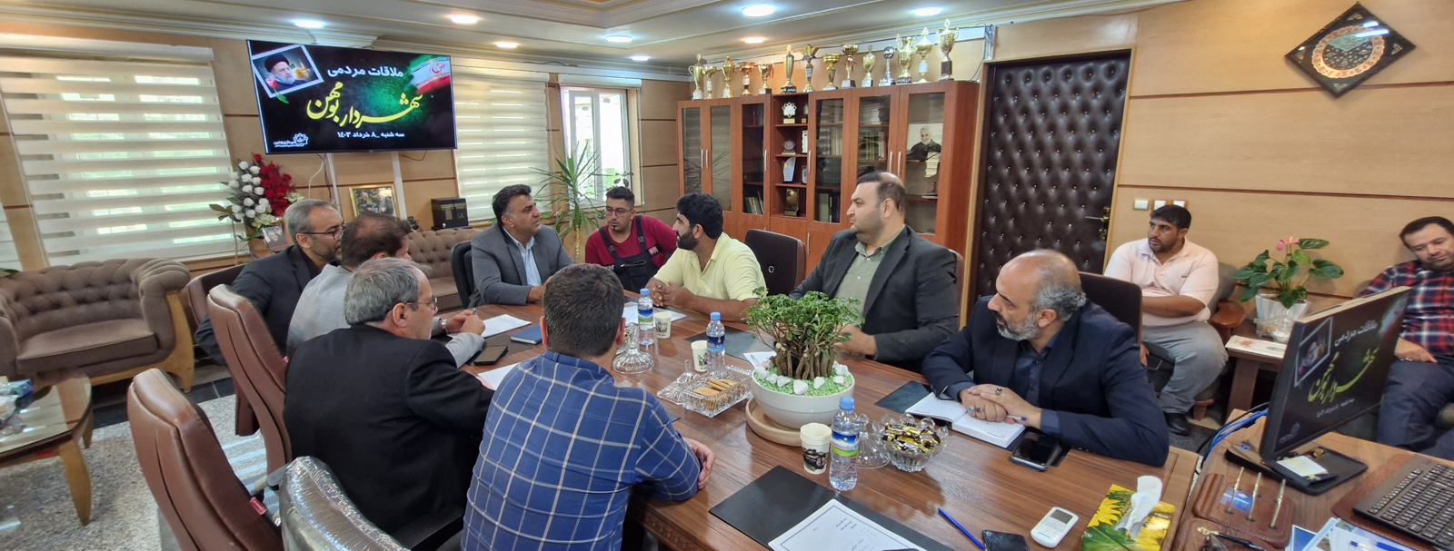 سه شنبه های پاسخگویی / ملاقات مردمی شهردار بومهن با شهروندان برگزار شد